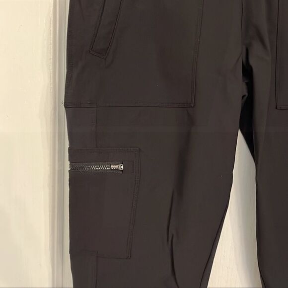Athleta Headlands Hybrid Cargo Pant Black 6 - Picture 6 of 8